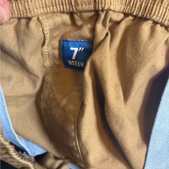 Chubbies Men's 7” Tan Shorts- Size Medium - Picture 4 of 5